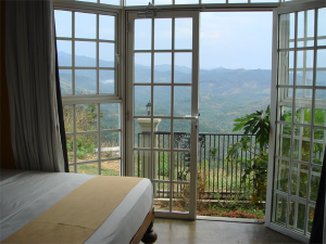 Kandy sri lanka luxury hotel rooms for german tourist